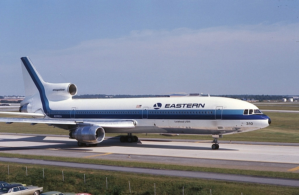 Meet the companies flying deportation missions for ICE.